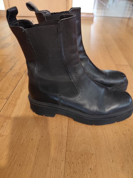 Продавам боти от естествена кожа