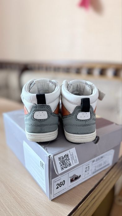 Отдам ботиночки на мальчика 23 размер