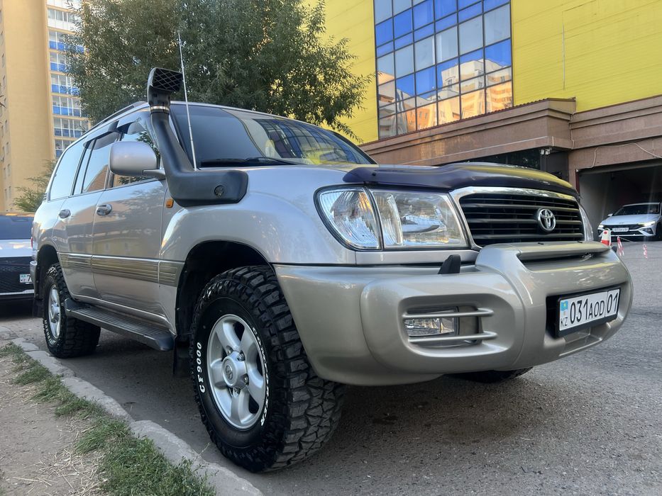 Toyota Land Cruiser 100