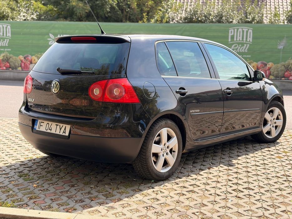 Volkswagen Golf 5 / 1.6 MPI Benzina / 2009