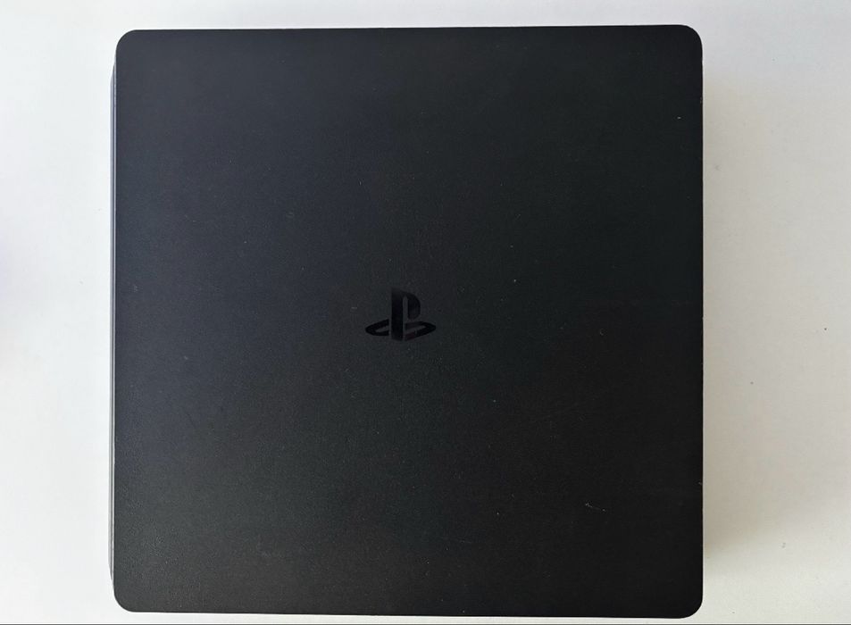 Ps4 slim 408gb COMPLET