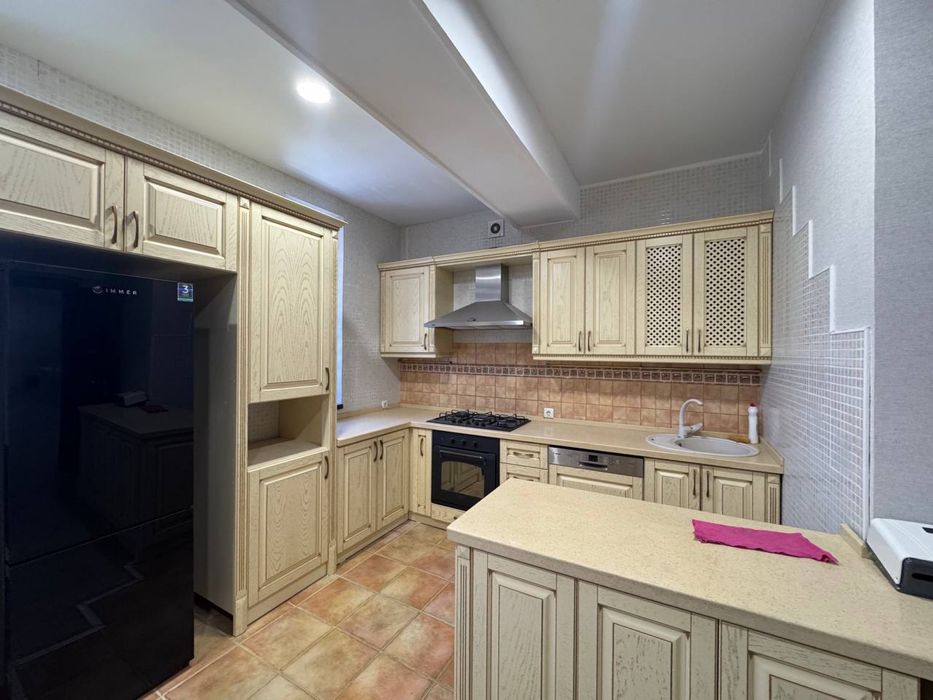 Аренда офис в Центре Города недалеко от Акай сити , 1 этаж