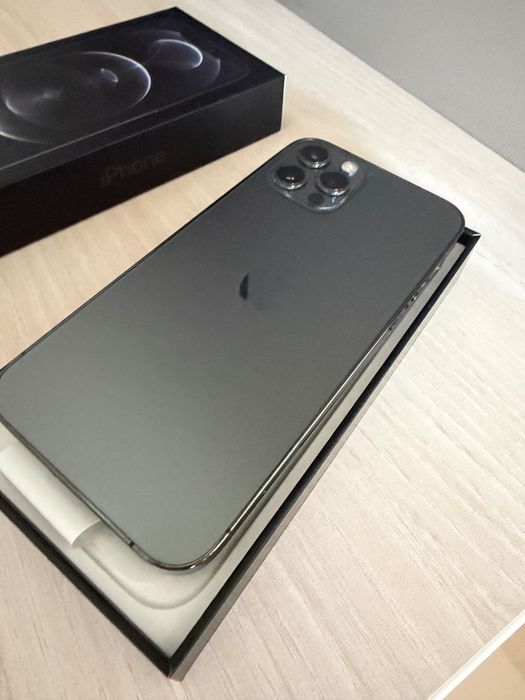 Iphone 12 pro в перфектно състояние