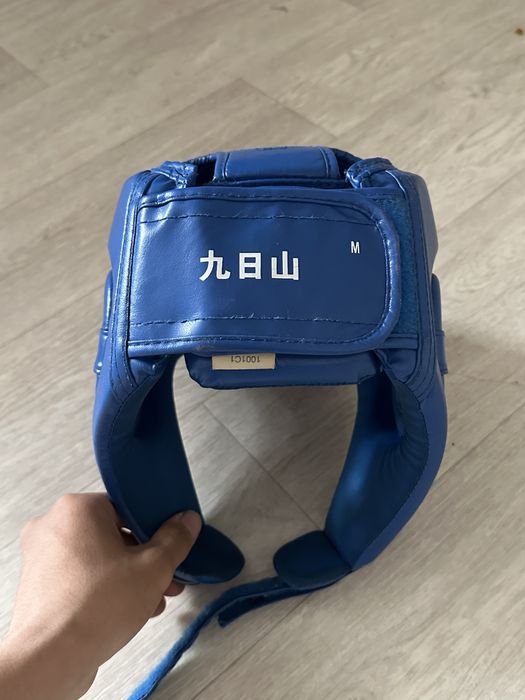 продаю перчатки,шлемы