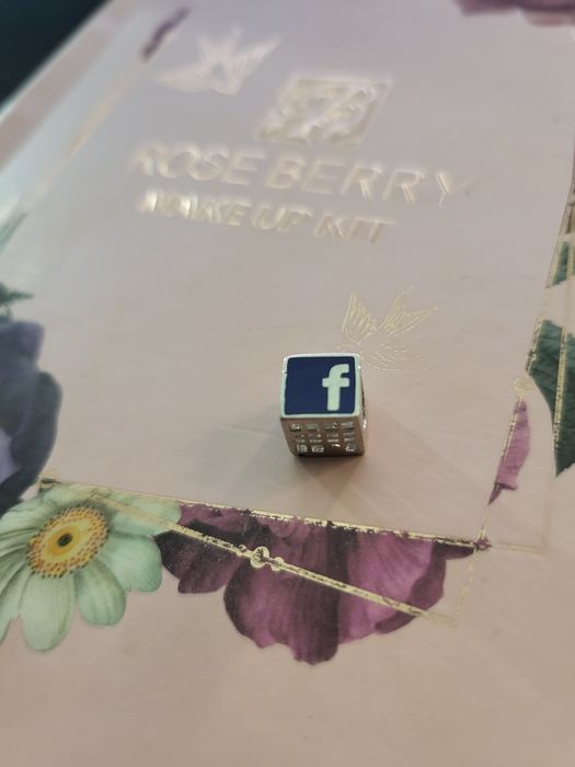 Charm Pandora Facebook argint