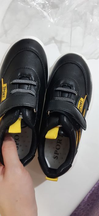 Кроссовки на мальчика