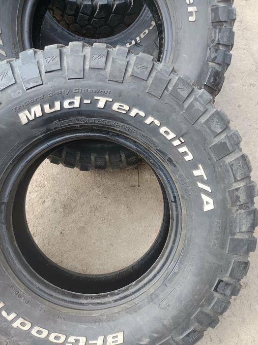255/85/16 4броя BfGoodrich Mud-Terrain T/A.Гумите са в перфектно състо