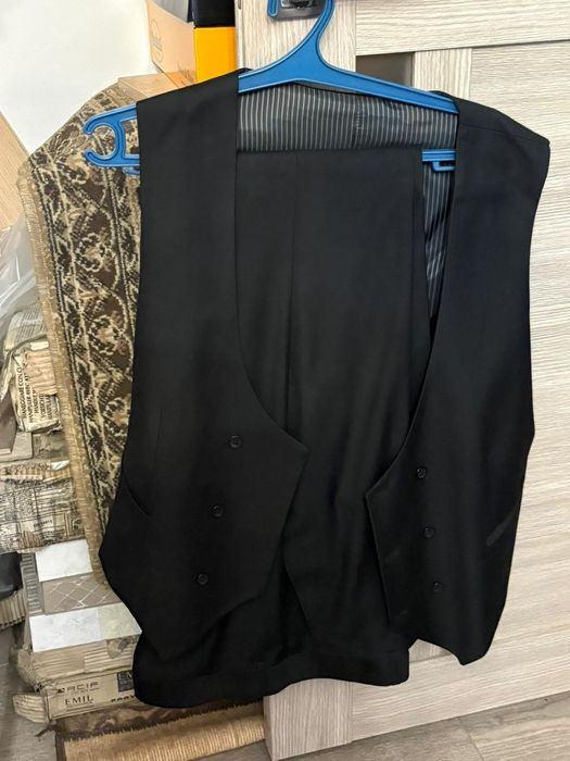 Продам костюм брюки, жилет, пиджак.