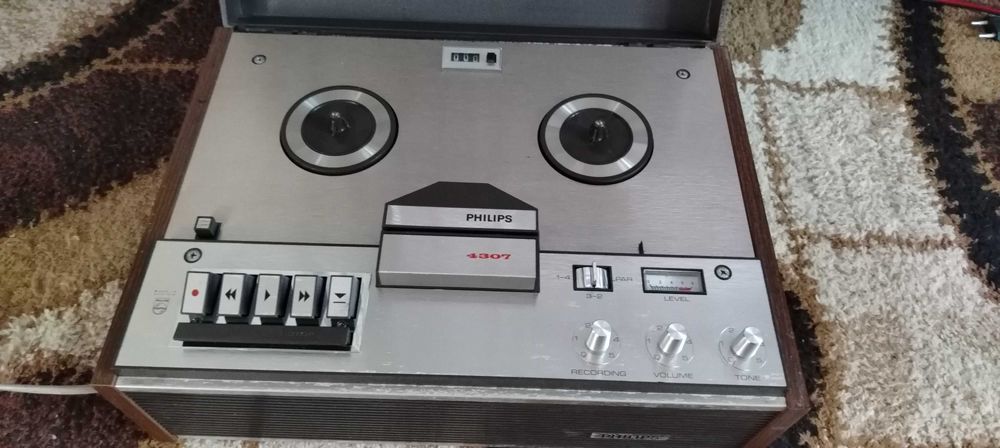 Vând 3 magnetofon Philips și Grundig. Pentru restaurare
