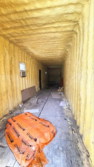 Продаётся контейнер утеплённые. 12 метровый