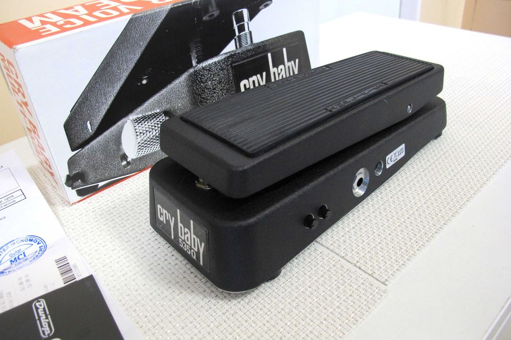 Boss Waza Craft , Cry Baby 535Q – Ефекти за китара и бас в гаранция