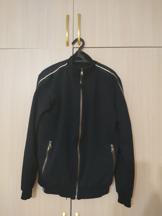 Продам спортивный костюм