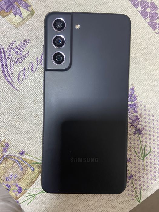 Самсунг.  S21 FE сатылады