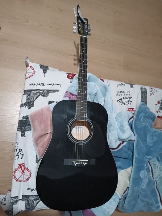 Гитара акустическая