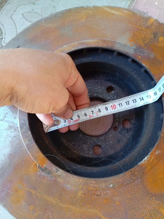 Продам тормозные диски Субару