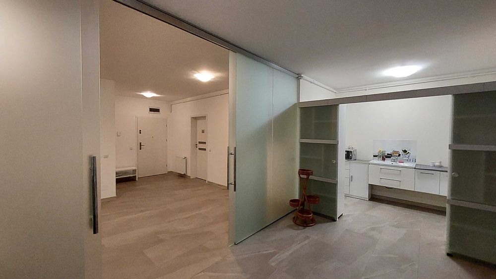 Apartament de închiriat pentru persoane/firmă