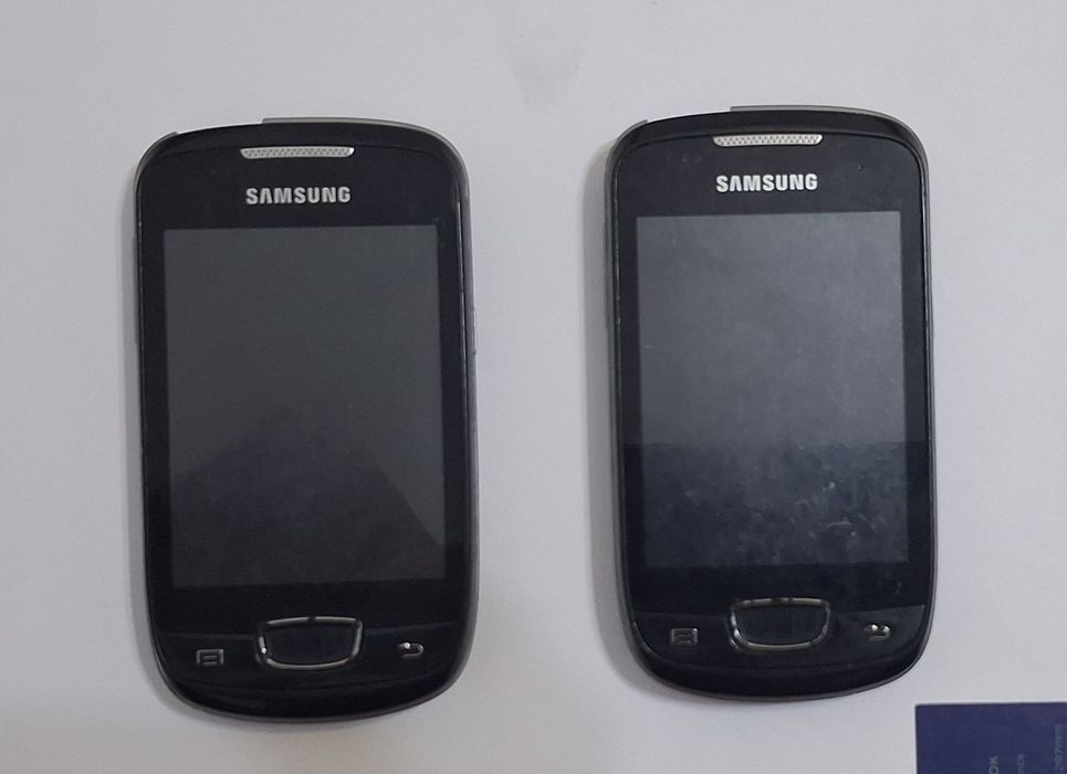 Samsung GT-S5570 2 штуки