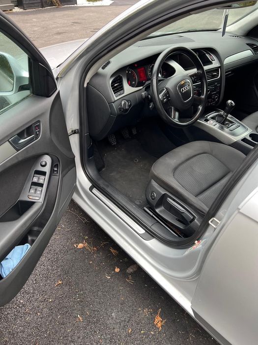 Vând autoturism AUDI A 4