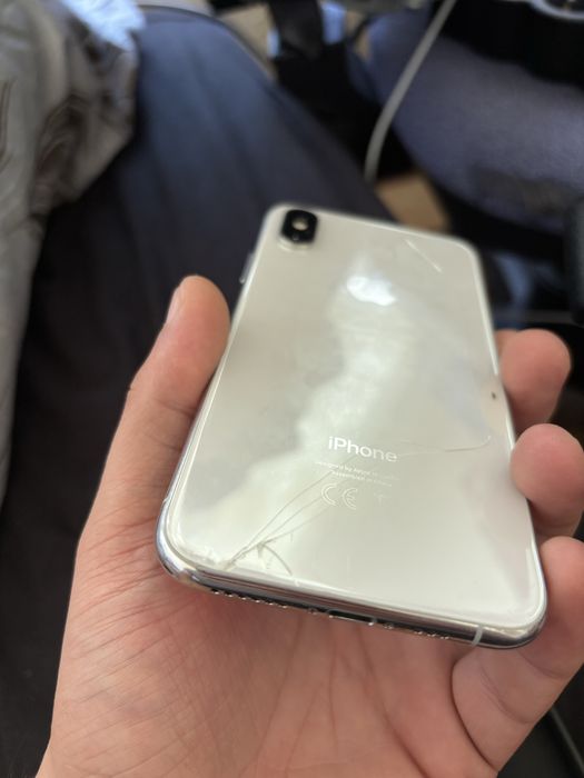 Iphone XS 64GB .
