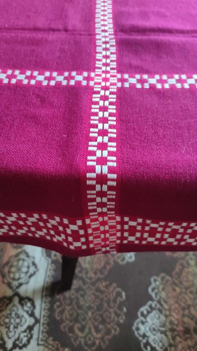 Нова покривка за маса вълнена материя 143 х 100 см