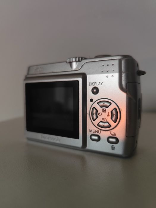 Дигитален фотоапарат Panasonic Lumix DMC-LS1