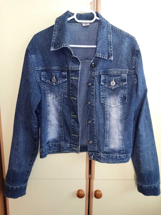 Дамско късо дънково яке