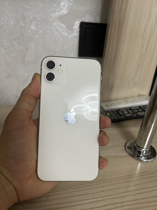 Продам iPhone 11 срочно 128 Гб