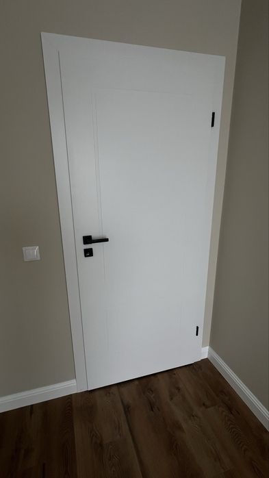 Montaj usi metalice/PVC/intrare in apartament/interior