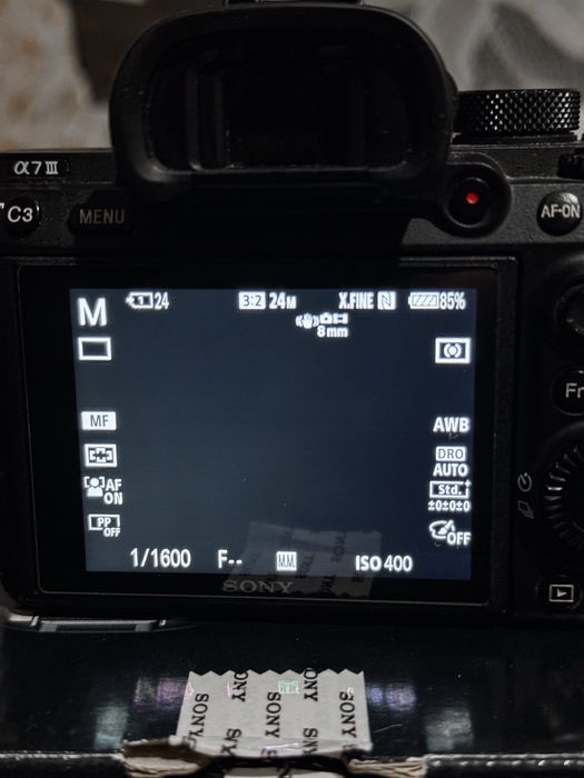 Sony A7 iii Body + обектив 50mm 1.8