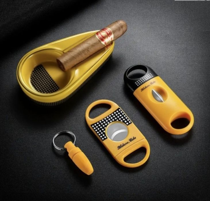 Подаръчен комплект за пури,с лого,два цвята