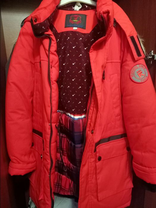 Продаем две теплые куртки для мальчика