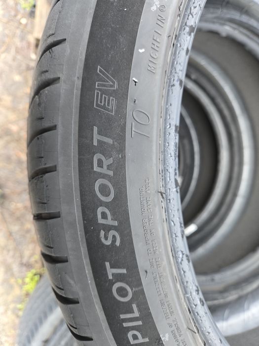 4бр. 255 40 20 Michelin летни.