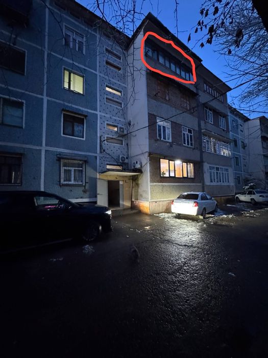 Прадаëтся 3х 9микрарайоне вдоль дороги