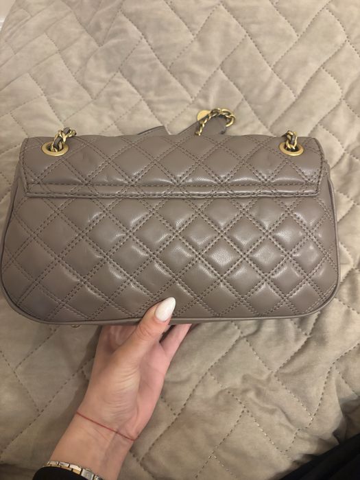 Оригинална чанта Guess