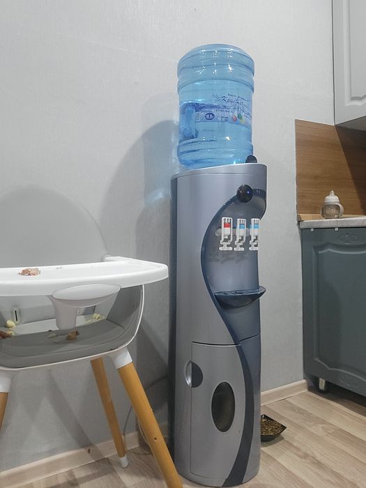 Продам куллер для воды, с бутылём