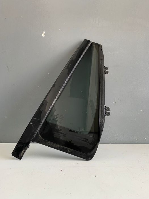 Geam mic stanga spate VOLVO XC90 2016+ 1226189 32132029 31352998