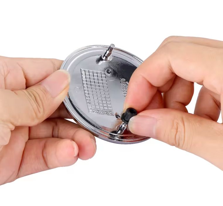 82мм Предна емблема за БМВ BMW Е60 Е90 Е39 Е46 E30 E34 E38 E65 E53