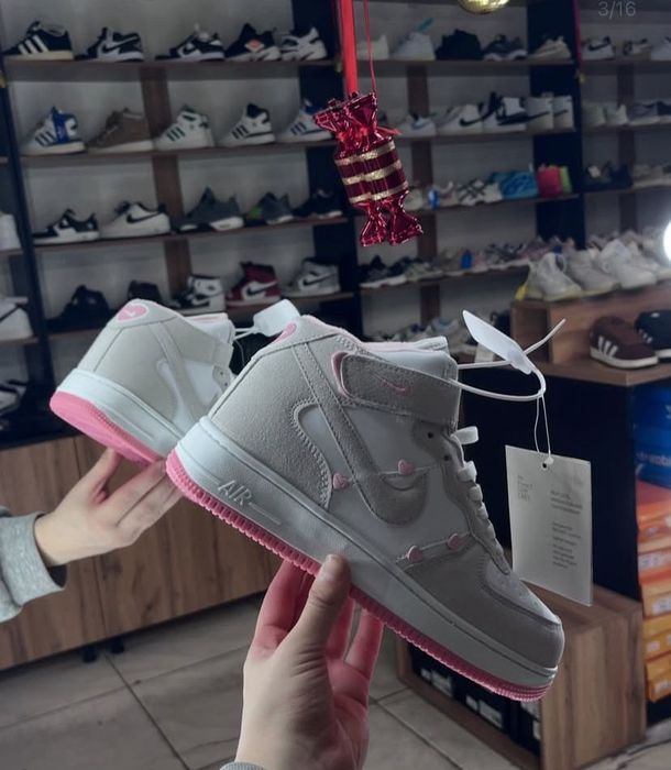 Кроссовки женский