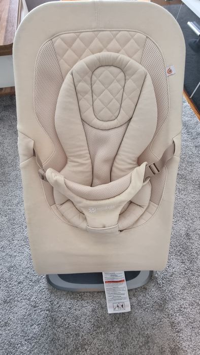 ErgoBaby шезлонг