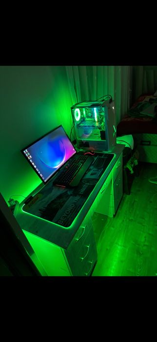 Vand tot ce se vede in poze + o pereche de casti Alya