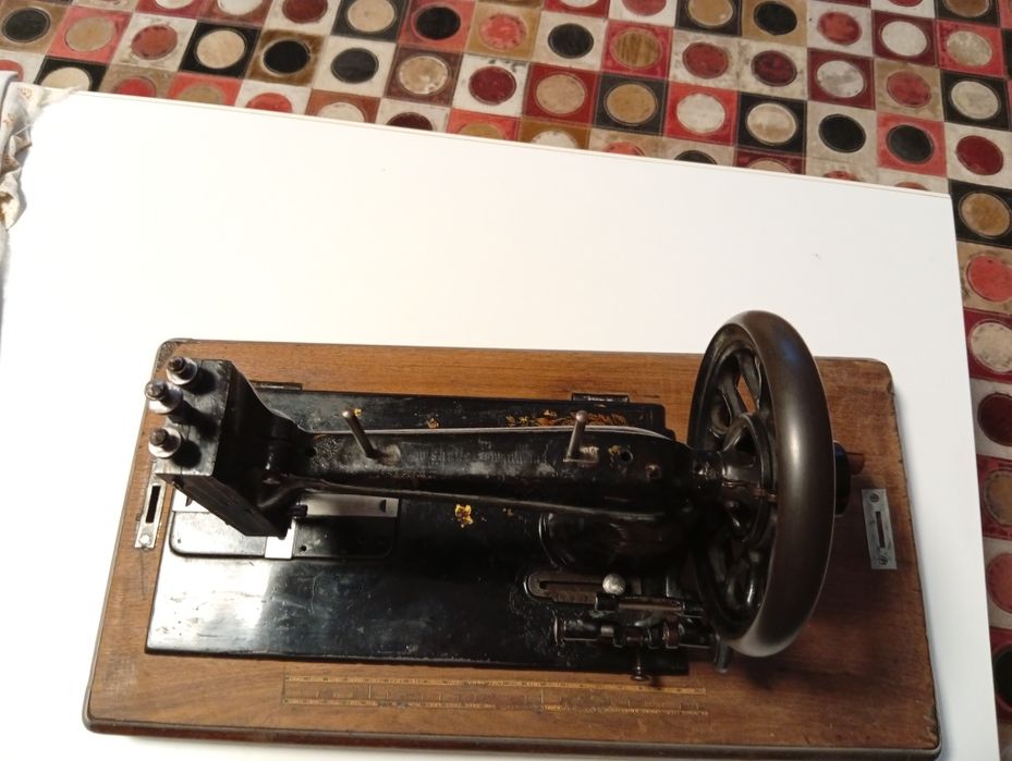 Шевна машина много стара