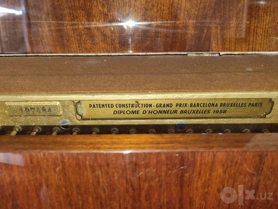 Пианино PETROF 1050 y. e.