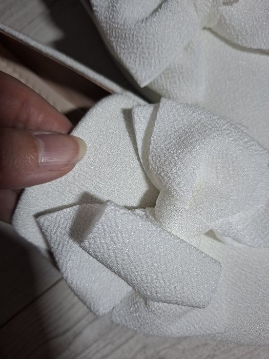 Balerini eleganți albi