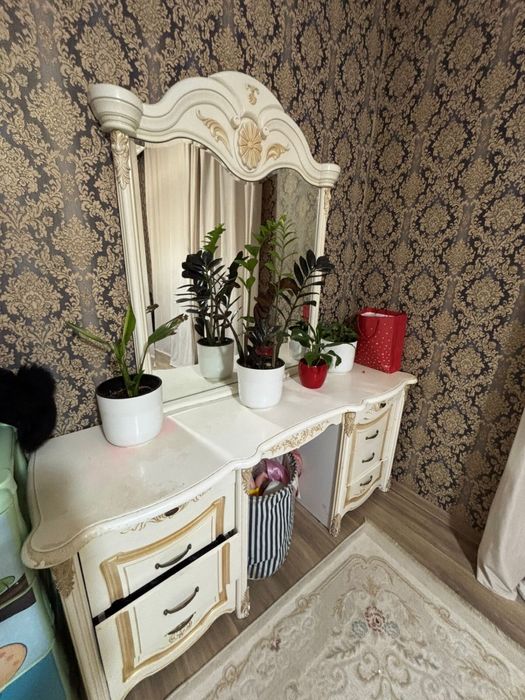 Спальный гарнитур