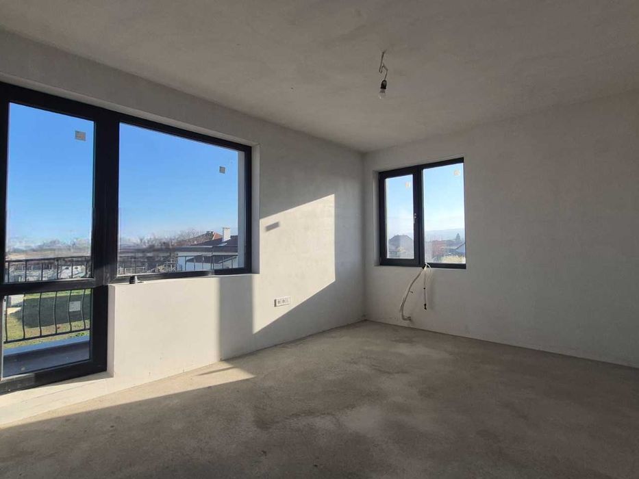 Продава се Къща в с. Златитрап, Област Пловдив - 262 кв.м за 701 €/кв.м - Снимка #3