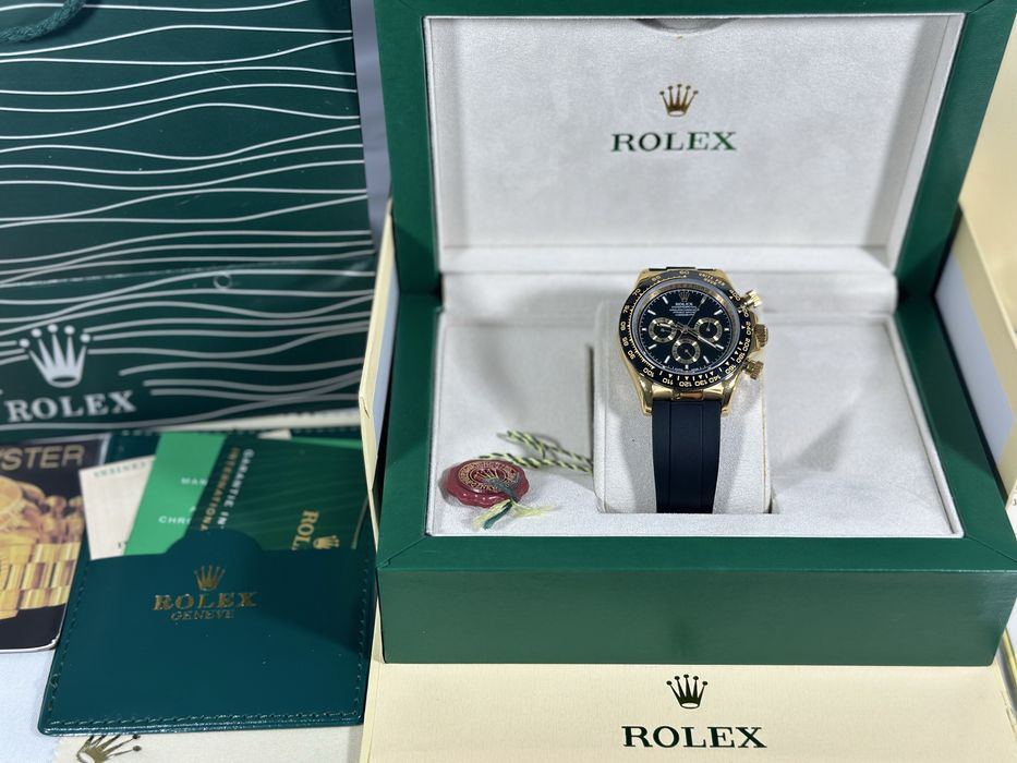 Rolex Daytona Cosmograph Gold And Black 40 mm Rubber Strap