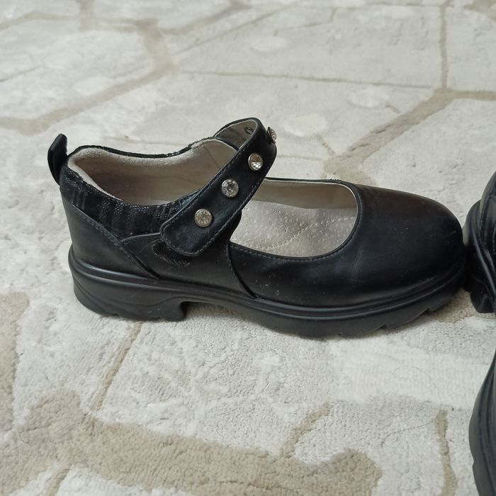 Продам туфельки на девочку