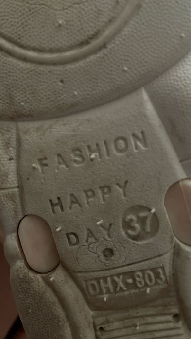 Продаю сандали на девочку