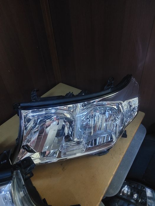 Фары Лэнд Крузер 200