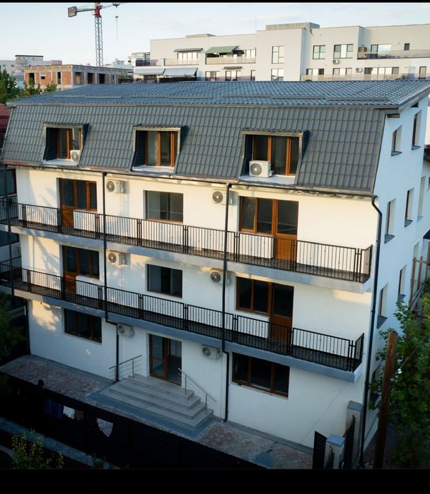 Vila de închiriat 8 camere si 8 grupuri sanitare